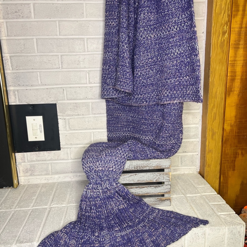 Purple Knit Mermaid Blanket Handmade 
One of a kind❤️